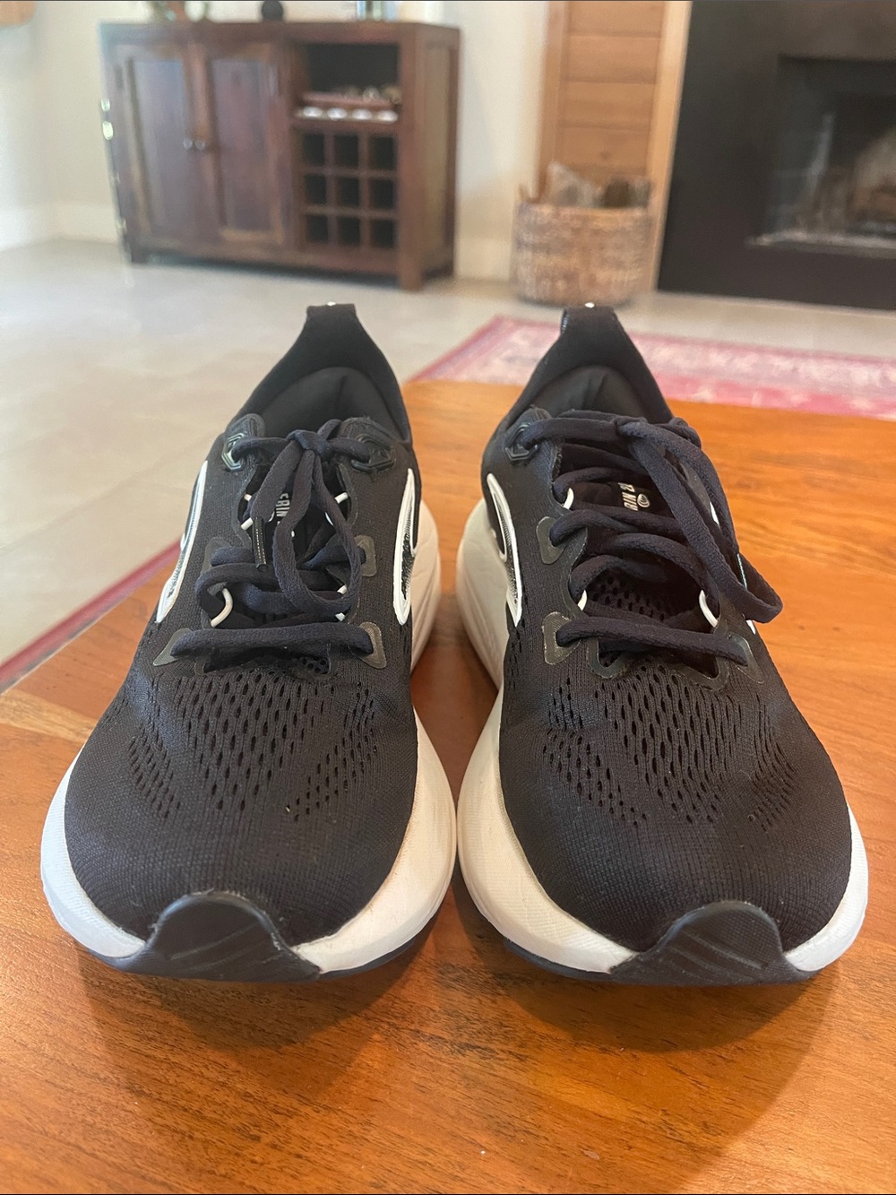 Glycerin 22 Brooks Black and White Running Shoes - Picture 3 of 14